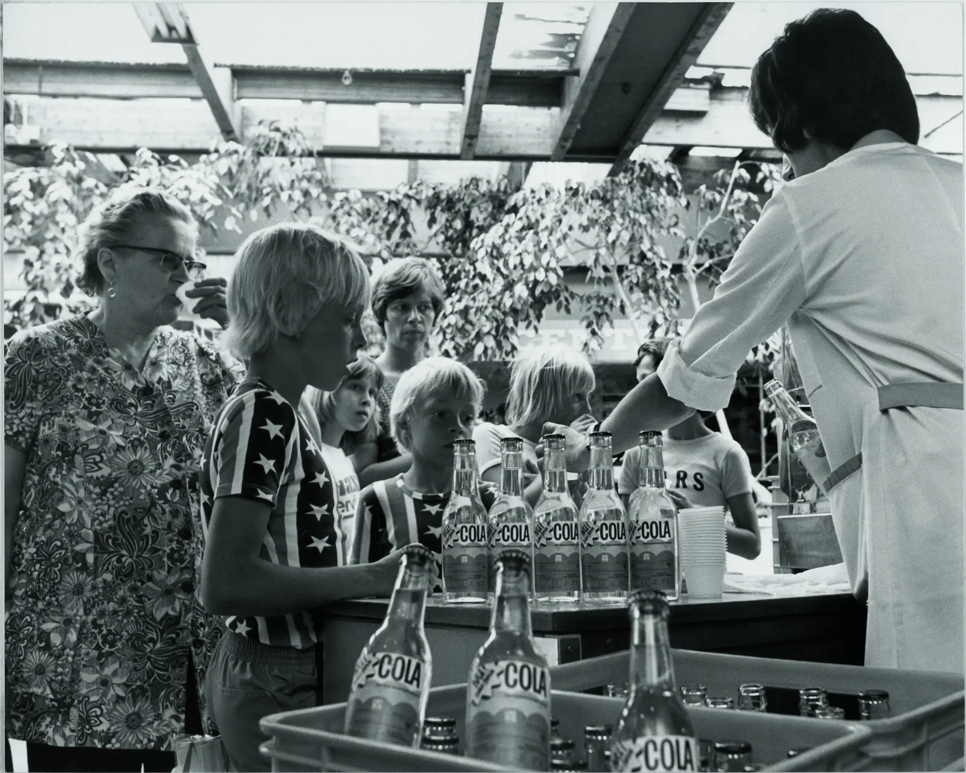 Børn, der deltager i jubilæumsfest 